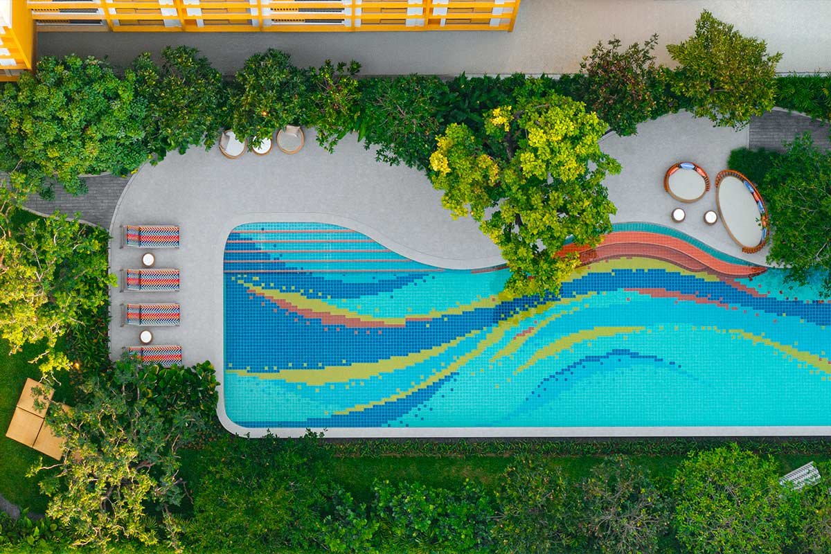 Sunrise Pool & Sunbathing Space